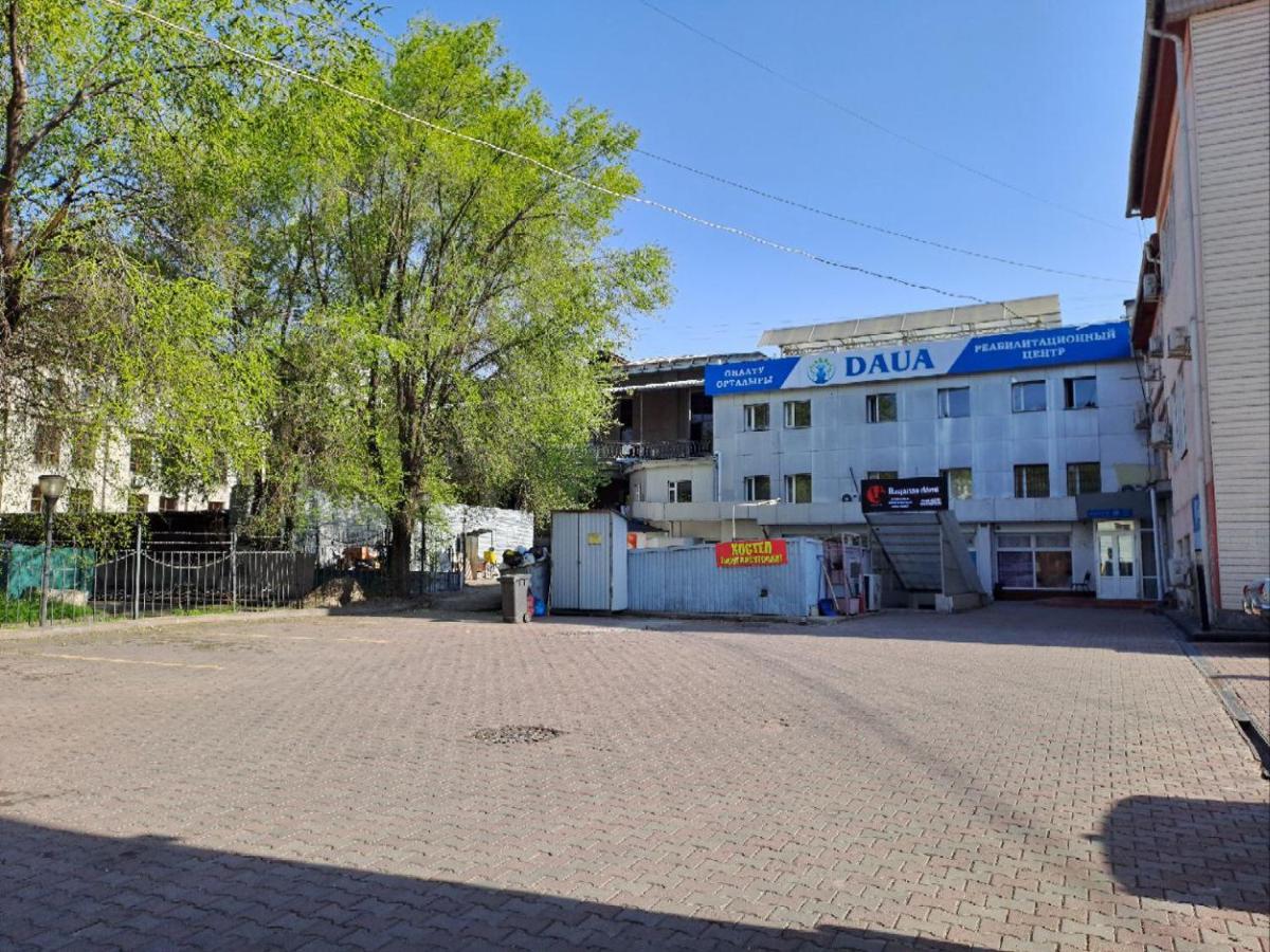 Fox Park Hostel Almaty Esterno foto